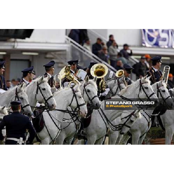 The Fanfara of Polizia a Cavallo before the start of the final of 60¡ Gran Premio Lotteria - Trofeo Snai Napoli, 3rd may 2009 ph. Stefano Grasso