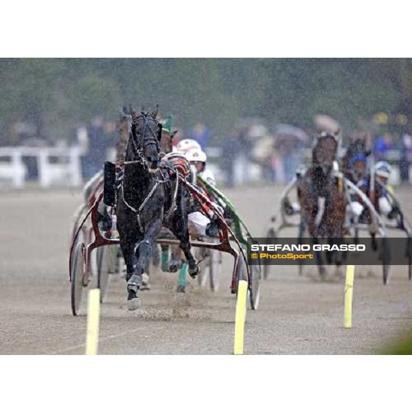 Wim Paal with Paul November leads the group at the first turn of the 1st heat of the 60¡ Gran Premio Lotteria - Trofeo Snai Napoli, 3rd may 2009 ph. Stefano Grasso