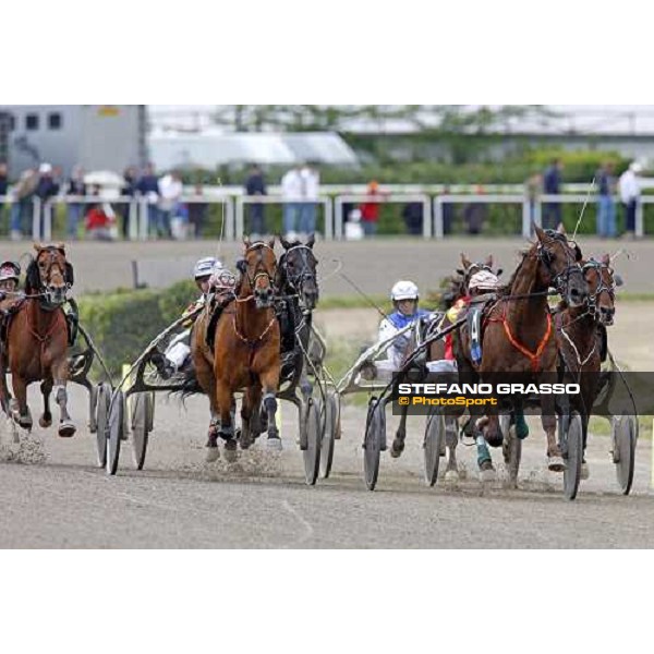 Jean Michel Bazire with Oiseau de Feux leads and goes to win the 3rd heat of the 60¡ Gran Premio Lotteria - Trofeo Snai Napoli, 3rd may 2009 ph. Stefano Grasso
