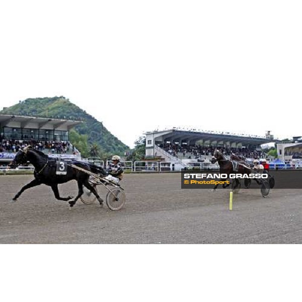 Bjorn Goop with Opal Viking wins the II heat of the 60¡ Gran Premio Lotteria - Trofeo Snai Napoli, 3rd may 2009 ph. Stefano Grasso