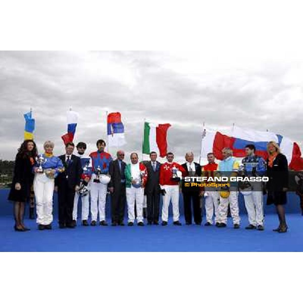 the group photo for the drivers of Trotting Championship of Mediterraneo Napoli, 3rd may 2009 ph. Stefano Grasso