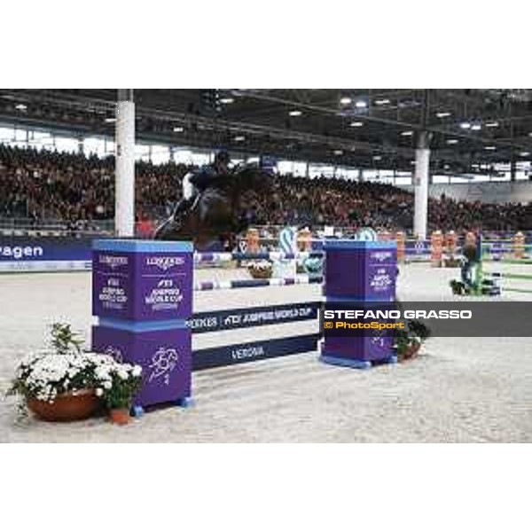 Fieracavalli 2019 - Longines FEI Jumping World Cup presented by Volkswagen - Stephanie Holmen (SWE) on Flip\'s Little Sparrow - Verona, Veronafiere - 10 November 2019 - ph.Stefano Grasso/JV
