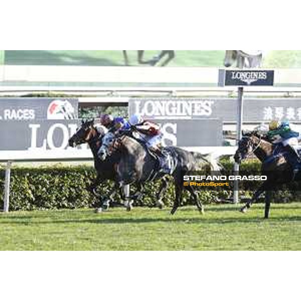 LHKIR 2019 - Longines Hong Kong Cup - M Matsuoka on Win Bright - Hong Kong, Sha Tin Racecourse - 8 December 2019 - ph.Stefano Grasso/Longines