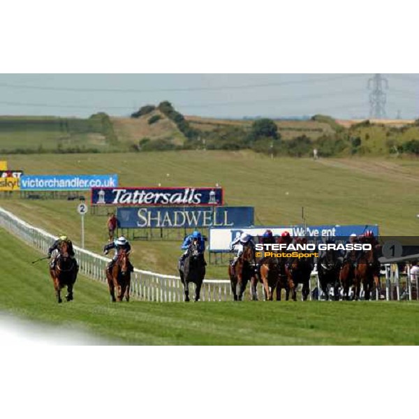 last meters for the Chippenham Lodge Stud Stakes Stakes Newmarket, 6th june 2004 ph. Stefano Grasso