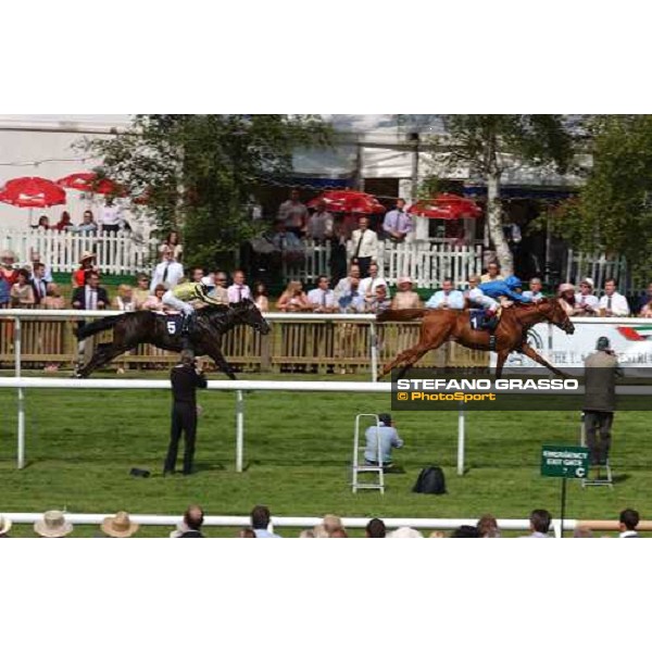 Frankie Dettori on Belenus wins the Strutt \' Parker Maiden Stakes Newmarket 6th july 2004 ph. Stefano Grasso