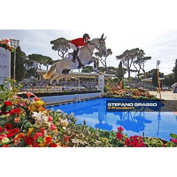 Laura Kraut on Cedric jumps the water jump during Meydan Nations Cup Rome, 29th may 2009 ph. Stefano Grasso