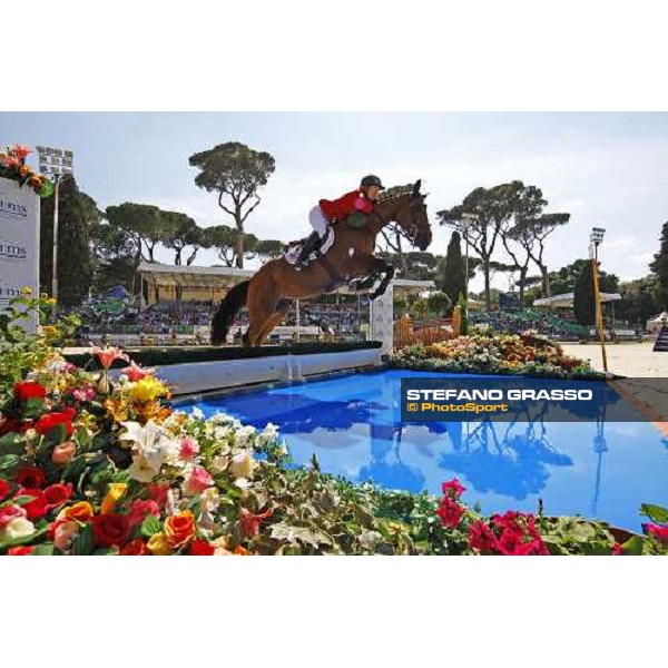Lauren Hough on Quick Study jumps the water jump and goes to win the Meydan Fei Nations Cup Rome, 29th may 2009 ph. Stefano Grasso