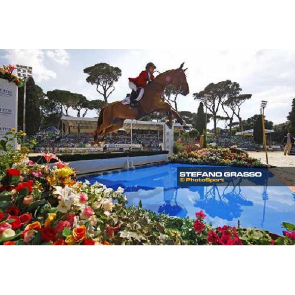 Ashlee Bond on Cadett 7 jumps the water jump and goes to win the Meydan Fei Nations Cup Rome, 29th may 2009 ph. Stefano Grasso