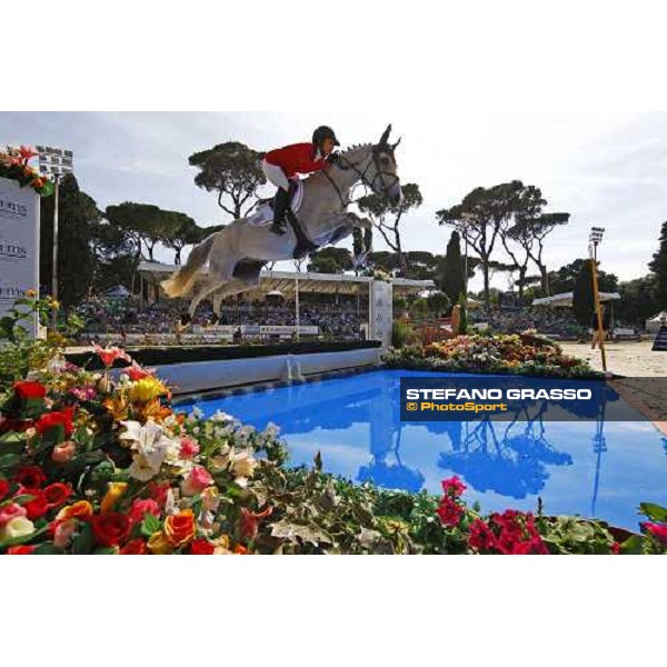 Laura Kraut on Cedric jumps the water jump and goes to win the Meydan Fei Nations Cup Rome, 29 may 2009 ph. Stefano Grasso
