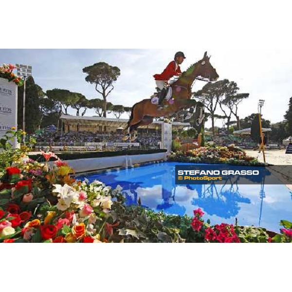Richard Spooner jumps on Cristallo the water jump and goes to win the Meydan Fei Nations Cup Rome, 29th may 2009 ph. Stefano Grasso