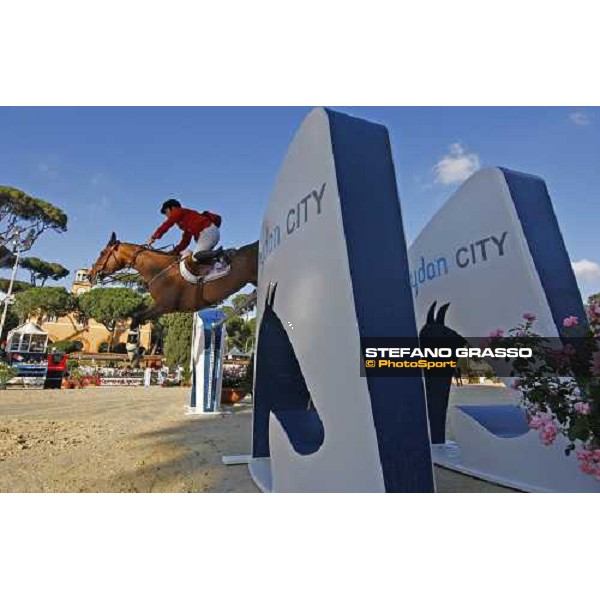 Richard Spooner jumps on Cristallo and goes to win the Meydan Fei Nations Cup Rome, 29th may 2009 ph. Stefano Grasso