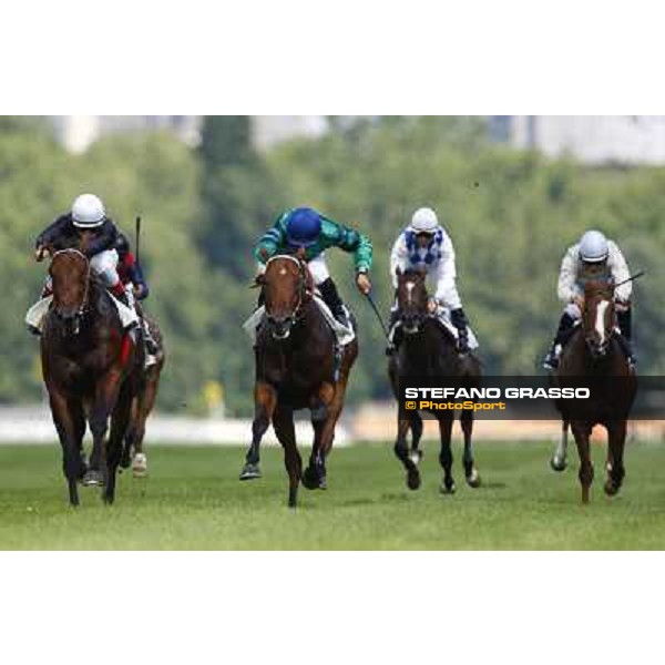 Dario Vargiu on Orpen Shadow wins the Premio Primi Passi beating Nicola Pinna on Marshade Milan - San Siro, 20th june 2009 ph. Stefano Grasso