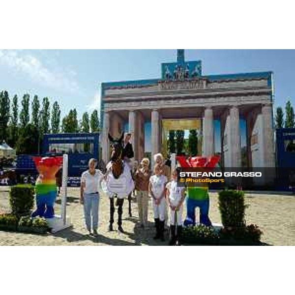 LGCT of Berlin - Prize giving ceremony - Maikel Van Der Vleuten (NED), Madeleine Winter Schultze - Berlin, Sommergarten - 26 July 2019 - ph.Stefano Grasso/LGCT