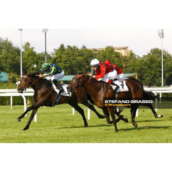 Dario Vargiu on Papetti goes to win the Premio di Lombardia beating Nicola Pinna on Rocking Spa Milano, 20th june 2009 ph. Stefano Grasso