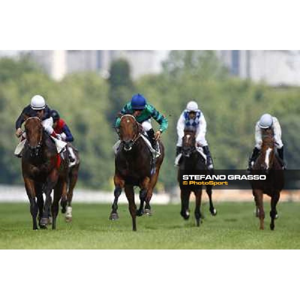 Dario Vargiu on Orpen Shadow wins the Premio Primi Passi beating Nicola Pinna on Marshade Milan, San Siro, 20th june 2009 ph. Stefano Grasso