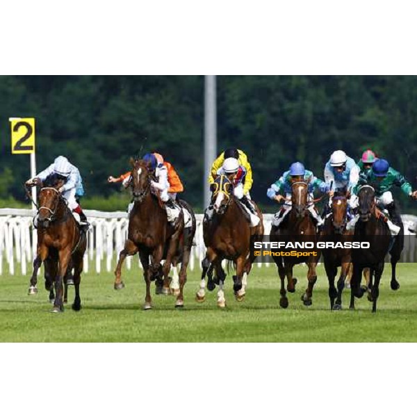 at left Karoly Kerekes on Lady Alida goes to win the Premio Mario Incisa della Rocchetta beating Umberto Rispoli on Catch Wind and Christophe Patrice Lemaire on Oh Mambo Girl Milano, 20th june 2009 ph. Stefano Grasso