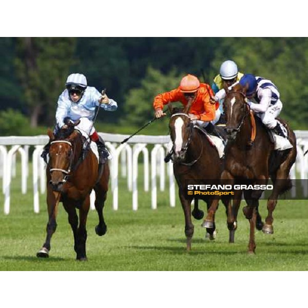 Karoly Kerekes on Lady Alida goes to win the Premio Mario Incisa della Rocchetta beating Umberto Rispoli on Catch Wind Milano, 20th june 2009 ph. Stefano Grasso