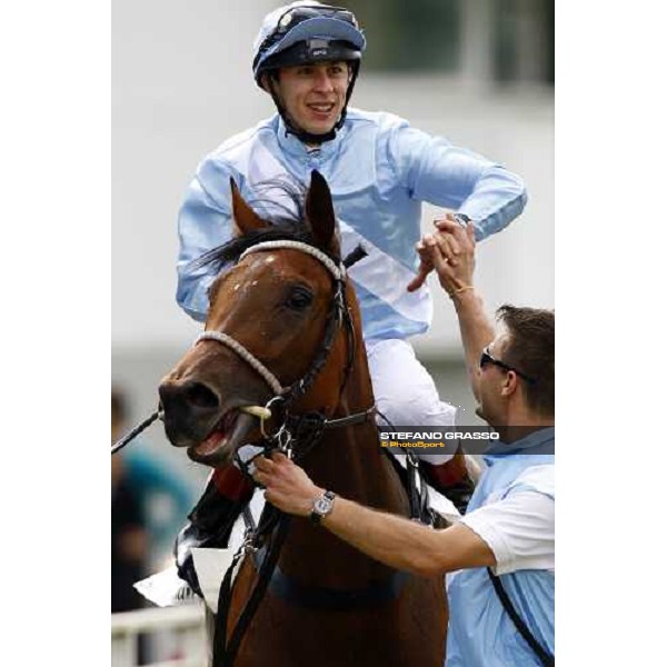 Karoly Kerekes is congratulated by the groom after winning with Lady Alida the Premio Mario Incisa della Rocchetta Milano, 20th june 2009 ph. Stefano Grasso