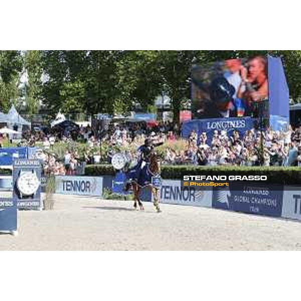 LGCT of Berlin - Grand Prix Prize giving ceremony - Lap of honor for Danielle G. Waldman (ISR) - Berlin, Sommergarten - 27 July 2019 - ph.Stefano Grasso/LGCT