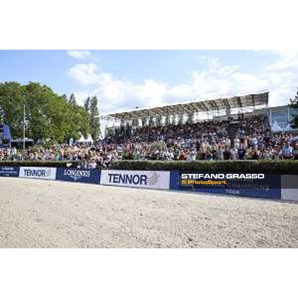 LGCT of Berlin - Grand Prix Prize giving ceremony - Lap of honor for Danielle G. Waldman (ISR) - Berlin, Sommergarten - 27 July 2019 - ph.Stefano Grasso/LGCT