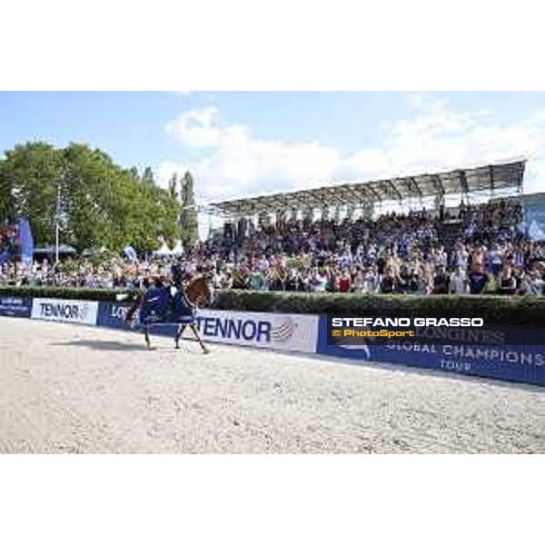 LGCT of Berlin - Grand Prix Prize giving ceremony - Lap of honor for Danielle G. Waldman (ISR) - Berlin, Sommergarten - 27 July 2019 - ph.Stefano Grasso/LGCT