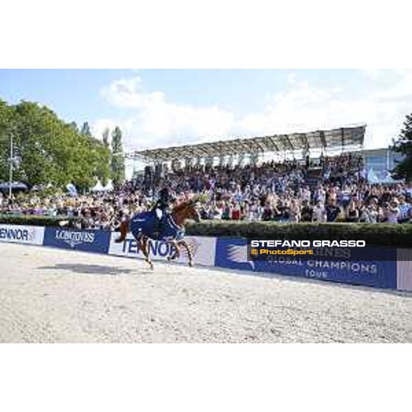 LGCT of Berlin - Grand Prix Prize giving ceremony - Lap of honor for Danielle G. Waldman (ISR) - Berlin, Sommergarten - 27 July 2019 - ph.Stefano Grasso/LGCT