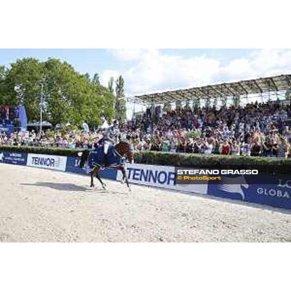 LGCT of Berlin - Grand Prix Prize giving ceremony - Lap of honor for Ludger Beerbaum (GER) - Berlin, Sommergarten - 27 July 2019 - ph.Stefano Grasso/LGCT