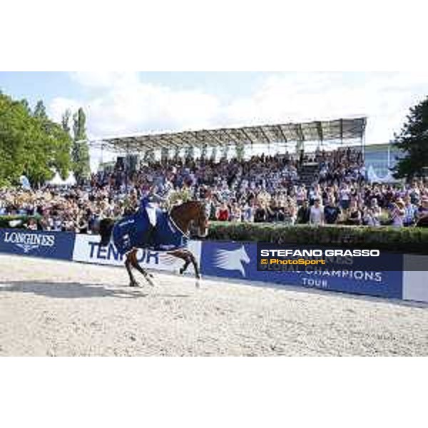 LGCT of Berlin - Grand Prix Prize giving ceremony - Lap of honor for Ludger Beerbaum (GER) - Berlin, Sommergarten - 27 July 2019 - ph.Stefano Grasso/LGCT