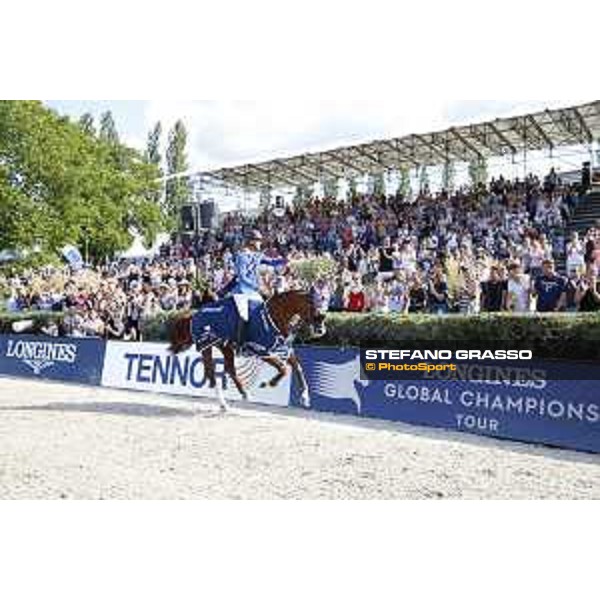 LGCT of Berlin - Grand Prix Prize giving ceremony - Lap of honor for Christian Ahlmann (GER) - Berlin, Sommergarten - 27 July 2019 - ph.Stefano Grasso/LGCT
