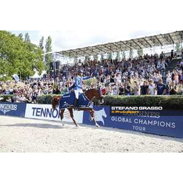 LGCT of Berlin - Grand Prix Prize giving ceremony - Lap of honor for Christian Ahlmann (GER) - Berlin, Sommergarten - 27 July 2019 - ph.Stefano Grasso/LGCT