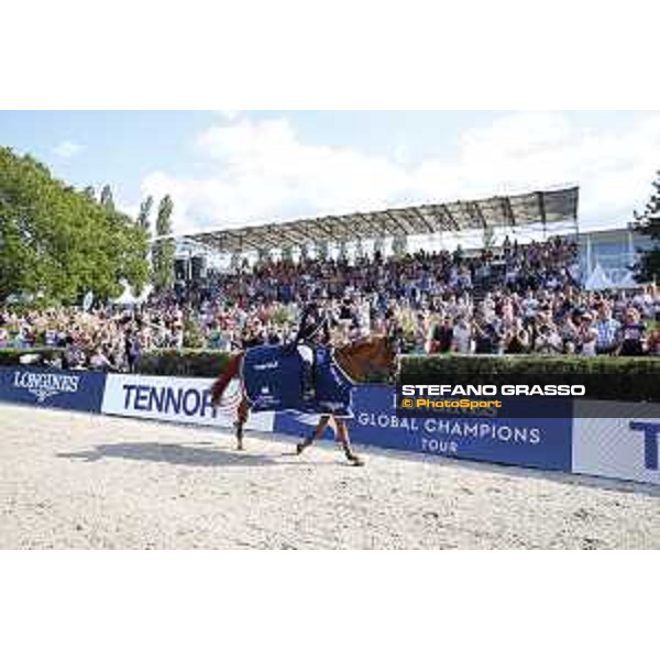 LGCT of Berlin - Grand Prix Prize giving ceremony - Lap of honor for Danielle G. Waldman (ISR) - Berlin, Sommergarten - 27 July 2019 - ph.Stefano Grasso/LGCT