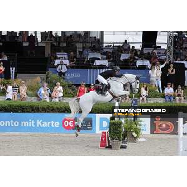 LGCT of Berlin - Gerco Schroder (NED) on Glock?s Cognac Champblanc - Berlin, Sommergarten - 27 July 2019 - ph.Stefano Grasso/LGCT