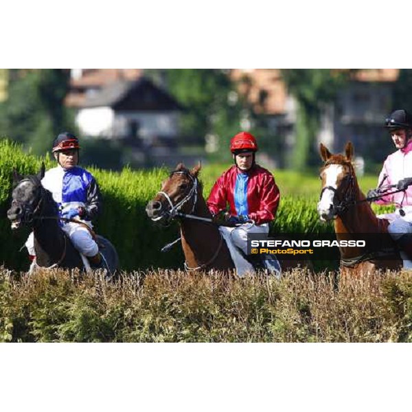 watching a fence before the start at Merano Maia Merano, 21st june 2009 ph. Stefano Grasso
