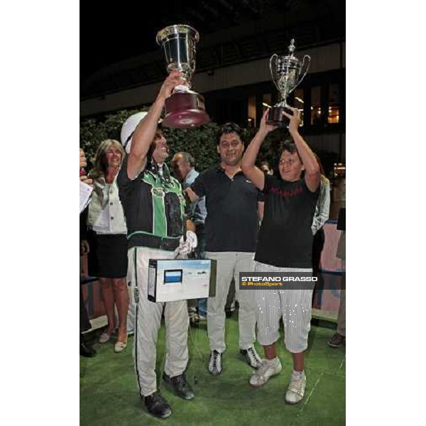 the prizegiiving ceremony of the Gran Premio Nazionale - Trofeo Snai - Memorial Gianni Ferraris won by Enrico Bellei with Mirtillo Rosso Milan, 2nd july 2009 ph.Stefano Grasso