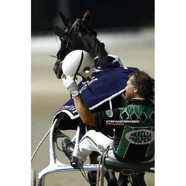 Enrico Bellei with Mirtillo Rosso parades after winning the Gran Premio Nazionale - Trofeo Snai - Memorial Gianni Ferraris Milan, 2nd july 2009 ph.Stefano Grasso