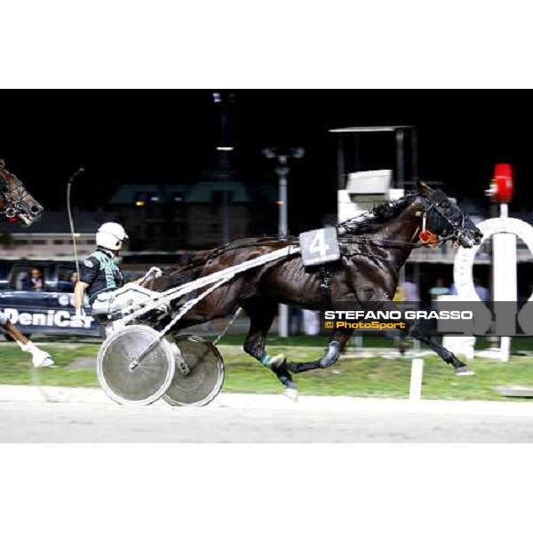 Enrico Bellei with Mirtillo Rosso wins the Gran Premio Nazionale - Trofeo Snai - Memorial Gianni Ferraris Milan, 2nd july 2009 ph.Stefano Grasso