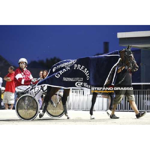 Massimiliano Castaldo with Medulla del Ronco comes back to the prize giving after winning the Gran Premio Nazionale Filly- Trofeo Snai - Memorial Eva and Aldo Vecchioni Milan, 2nd july 2009 ph.Stefano Grasso