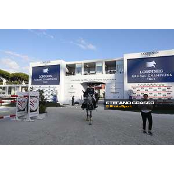 LGCT of Valkenswaard - Prize giving ceremony - Simon Delestre (FRA) - Valkenswaard , Tops International Arena - 6 September 2019 - ph.Stefano Grasso/LGCT