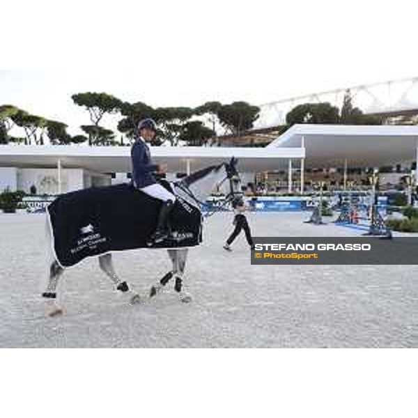 LGCT of Valkenswaard - Prize giving ceremony - Simon Delestre (FRA) - Valkenswaard , Tops International Arena - 6 September 2019 - ph.Stefano Grasso/LGCT