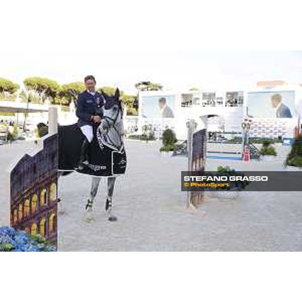 LGCT of Valkenswaard - Prize giving ceremony - Simon Delestre (FRA) - Valkenswaard , Tops International Arena - 6 September 2019 - ph.Stefano Grasso/LGCT