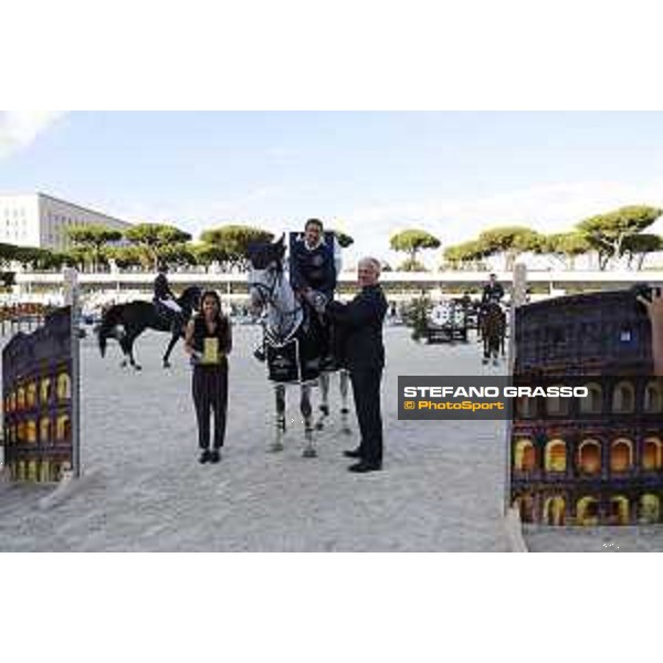 LGCT of Valkenswaard - Prize giving ceremony - Simon Delestre (FRA) - Valkenswaard , Tops International Arena - 6 September 2019 - ph.Stefano Grasso/LGCT