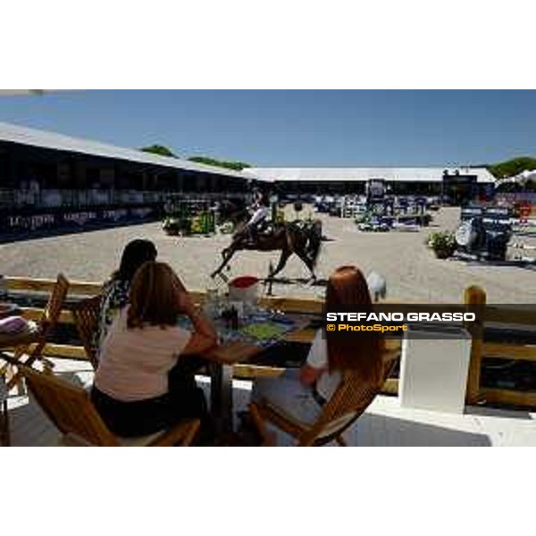 LGCT of St Tropez - general view, arena view, full vip lounge, full house, crowd, public, wide view, panoramic view - St Tropez, Ramatuelle Beach - 12 September 2019 - ph.Stefano Grasso/LGCT