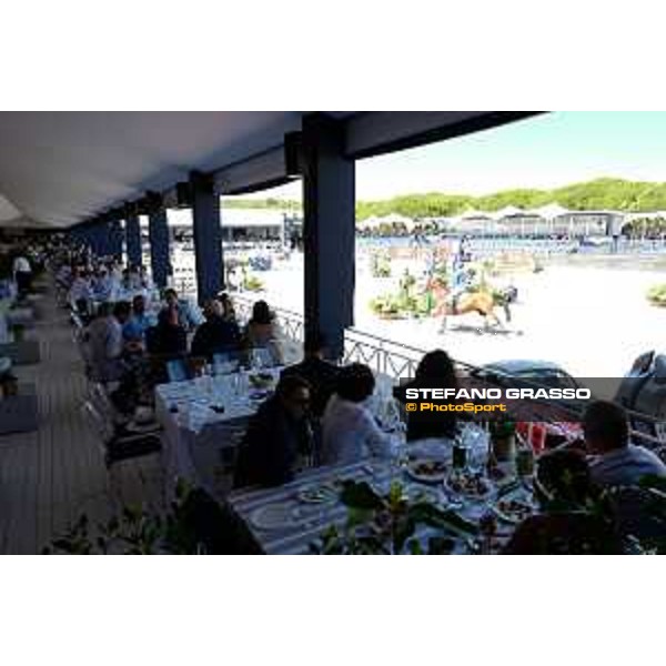 LGCT of St Tropez - general view, arena view, full vip lounge, full house, crowd, public, wide view, panoramic view - St Tropez, Ramatuelle Beach - 12 September 2019 - ph.Stefano Grasso/LGCT