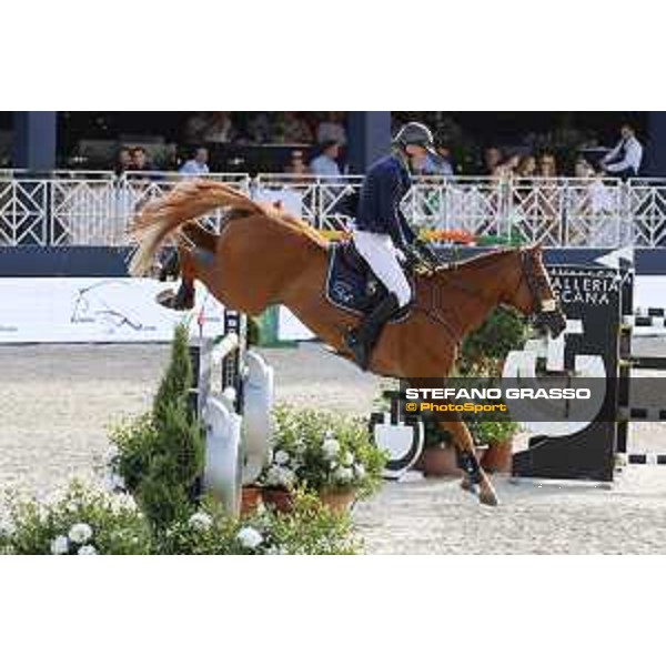 LGCT of St Tropez - Grand Prix - Denis Lynch (IRL) on Rubens LS La Silla - St Tropez, Ramatuelle Beach - 14 September 2019 - ph.Stefano Grasso/LGCT