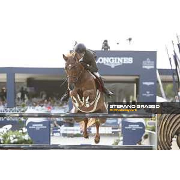 LGCT of St Tropez - Grand Prix - Simon Delestre (FRA) on Hermes Ryan - St Tropez, Ramatuelle Beach - 14 September 2019 - ph.Stefano Grasso/LGCT