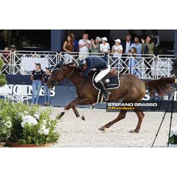 LGCT of St Tropez - Grand Prix - Carlos Enrique Lopez Lizarazo (COL) on Ulhane de Conde - St Tropez, Ramatuelle Beach - 14 September 2019 - ph.Stefano Grasso/LGCT