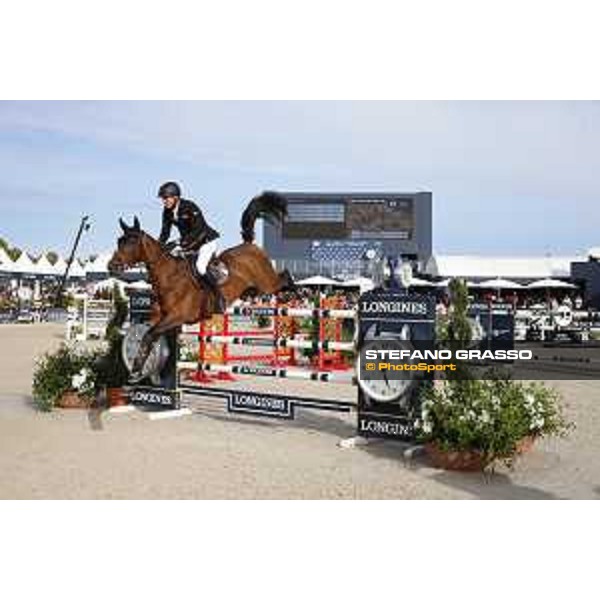 LGCT of St Tropez - Grand Prix - Marc Houtzager (NED) on Sterrehof\'s Dante - St Tropez, Ramatuelle Beach - 14 September 2019 - ph.Stefano Grasso/LGCT