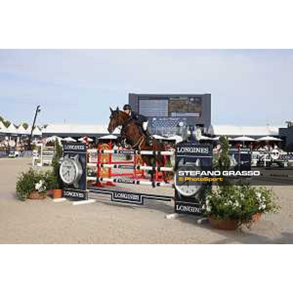 LGCT of St Tropez - Grand Prix - Olivier Perreau (FRA) on Venezia d\'Aiguilly - St Tropez, Ramatuelle Beach - 14 September 2019 - ph.Stefano Grasso/LGCT