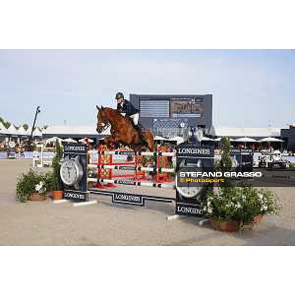 LGCT of St Tropez - Grand Prix - Denis Lynch (IRL) on Rubens LS La Silla - St Tropez, Ramatuelle Beach - 14 September 2019 - ph.Stefano Grasso/LGCT