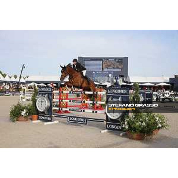 LGCT of St Tropez - Grand Prix - Eric Van Der Vleuten (NED) on Wunschkind 19 - St Tropez, Ramatuelle Beach - 14 September 2019 - ph.Stefano Grasso/LGCT
